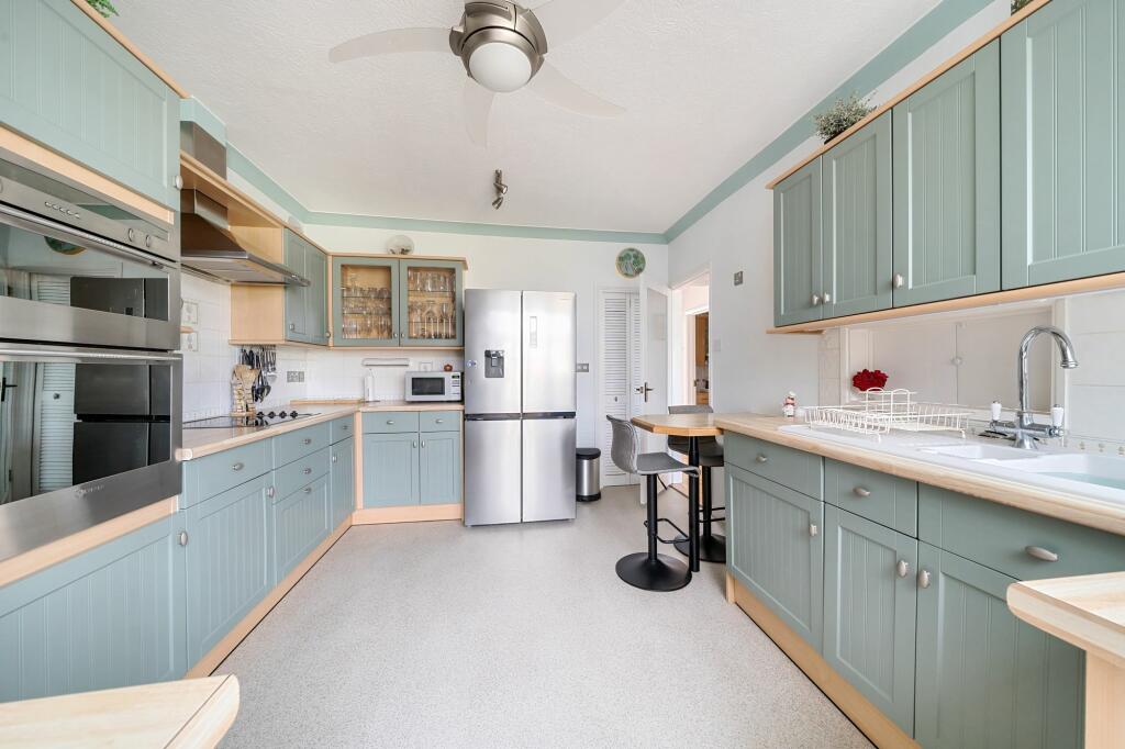 Kitchen/Dining Room (3)