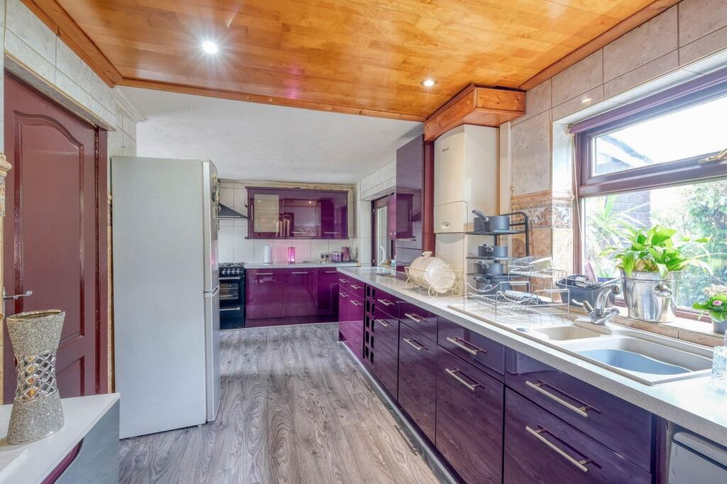 Kitchen / Dining