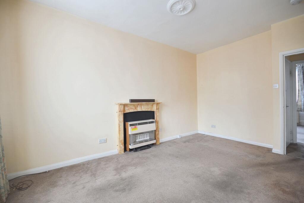 Flat D, 58 Hereford Road, Bayswater, London W2 5AJ