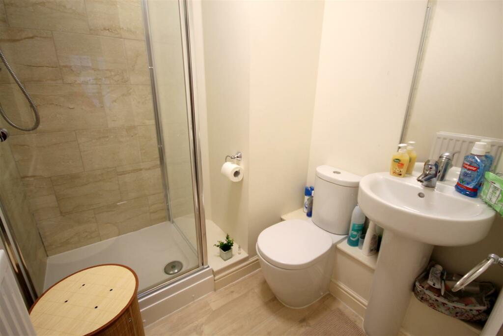 ensuite_8389.jpg