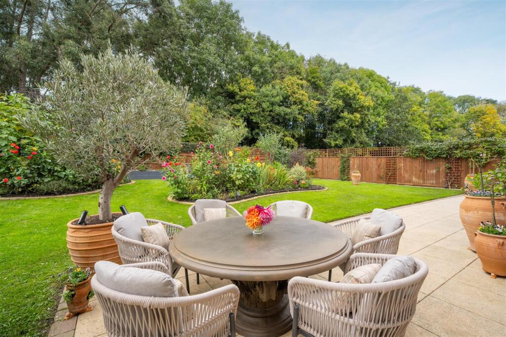 8 Montague Park-11.jpg