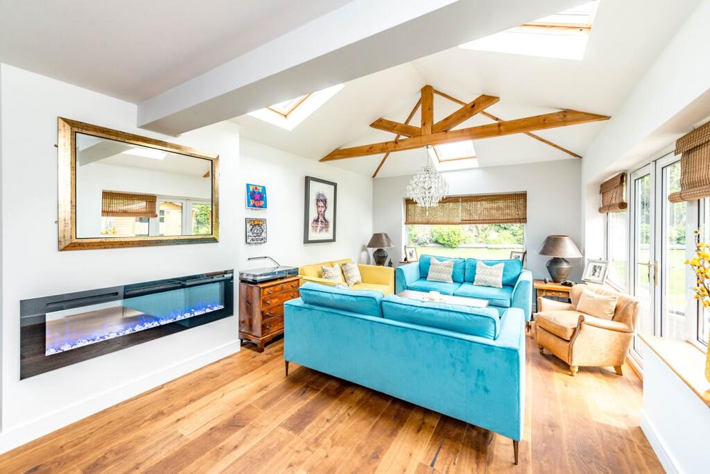 KITCHEN DINER LOUNGE AND SITTING ROOM