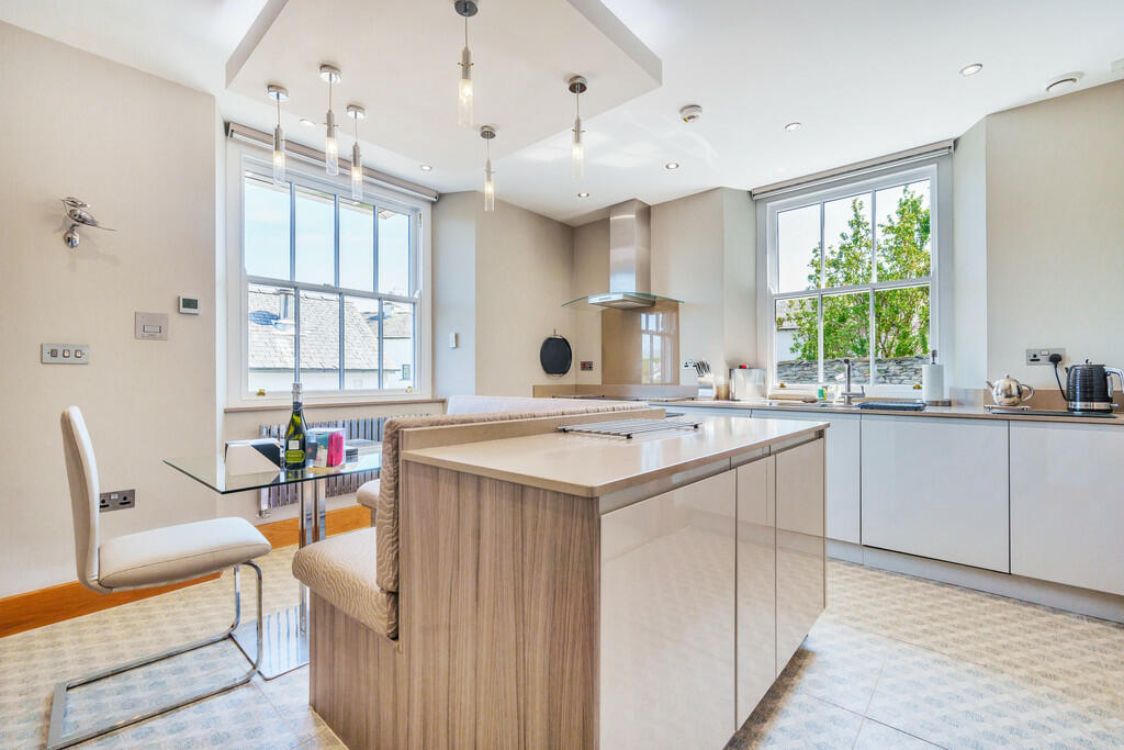 Kitchen/ Dining R...
