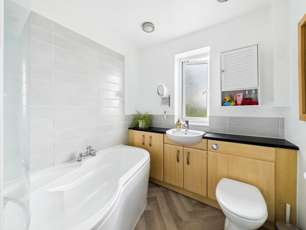 CAM05192G0-PR0133-STILL014