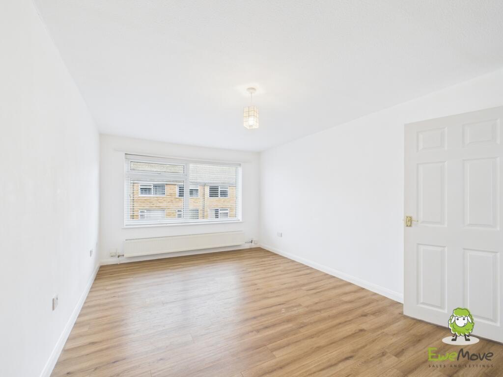 EweMove Estate Agents Basingstoke - Sylvia Close -