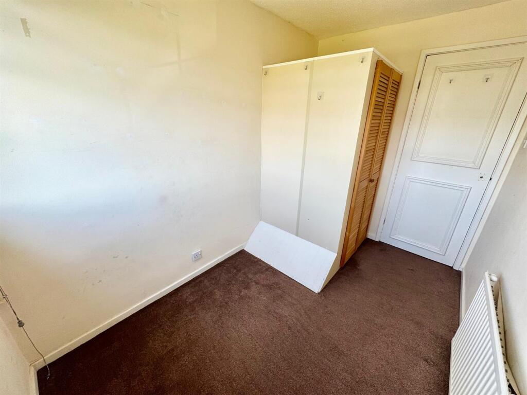 Bedroom 3b.jpg