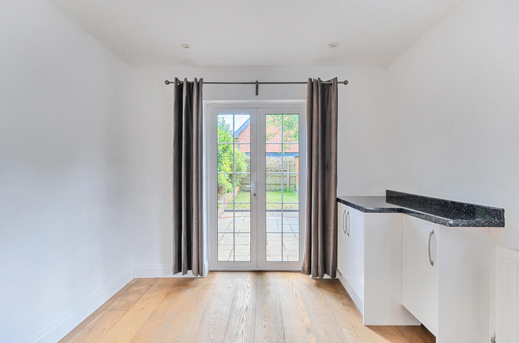 1302110-15-683dc7...