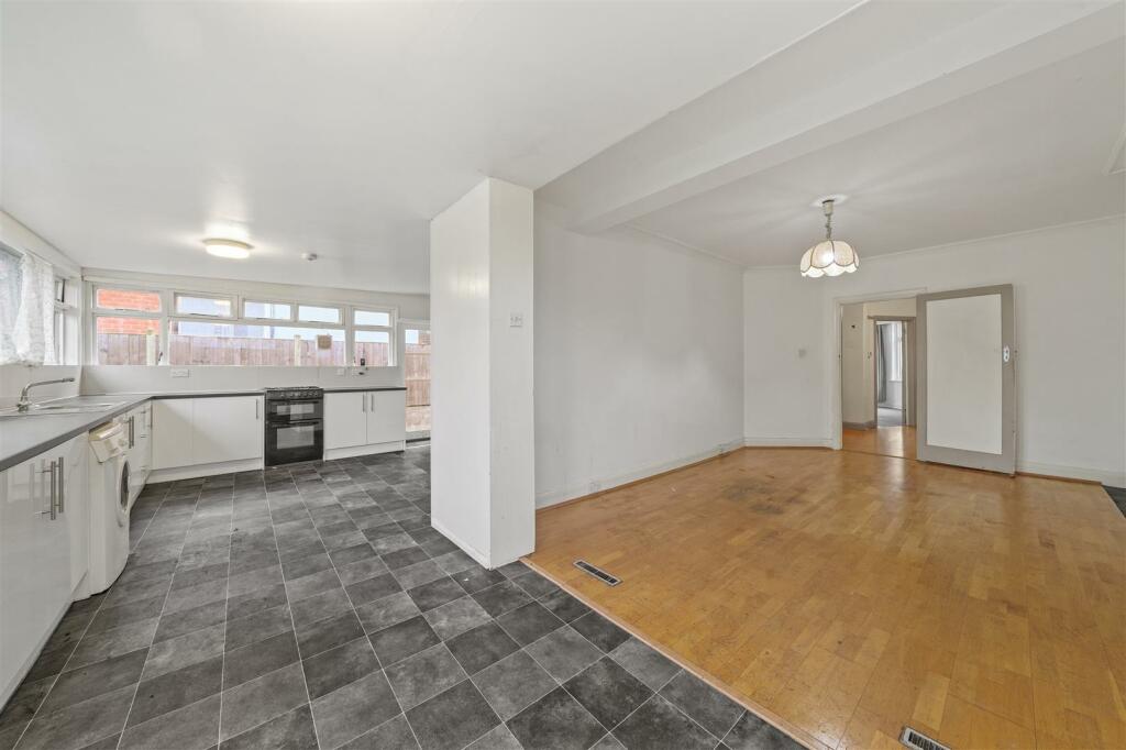 216 Watford Road - pFUKyIiwOFfyvdkjVjdM.jpg