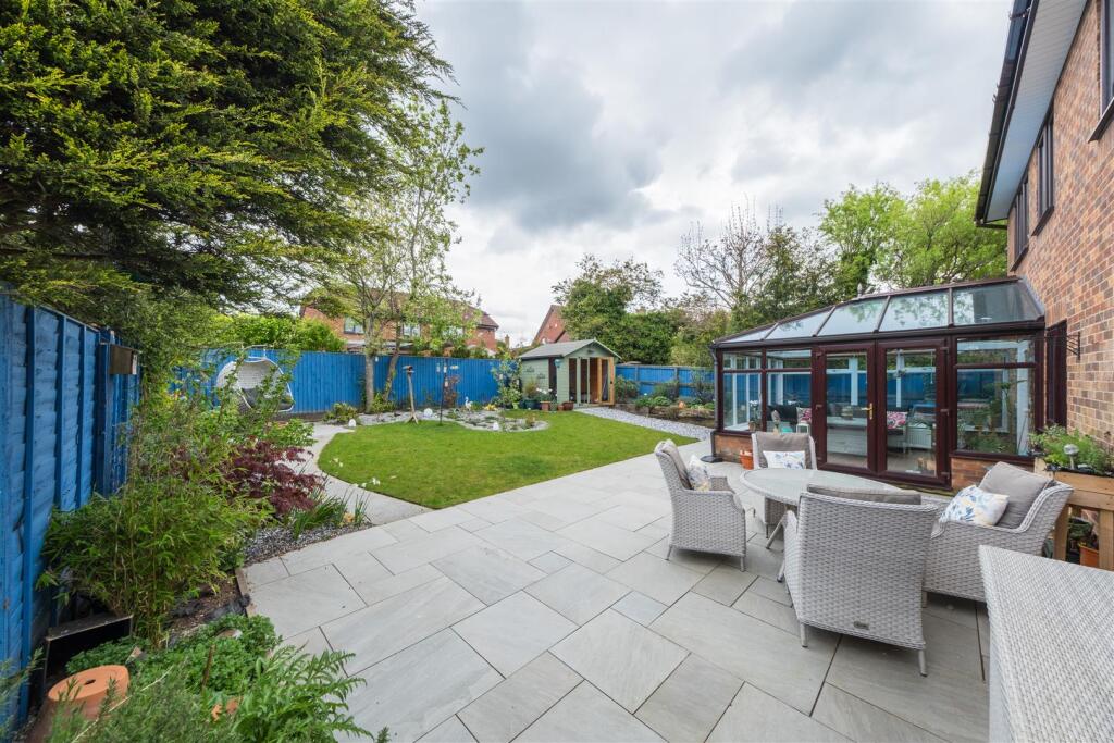 26 Chesterfield Close-039.jpg