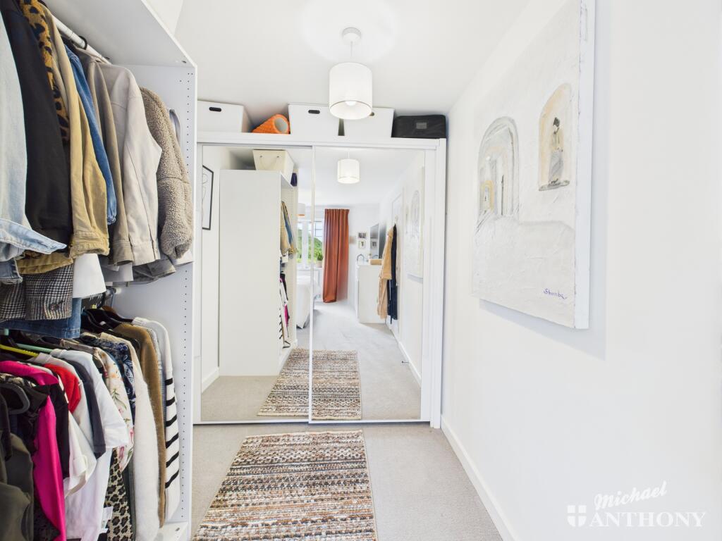 CAM03852G0-PR0306-STILL005