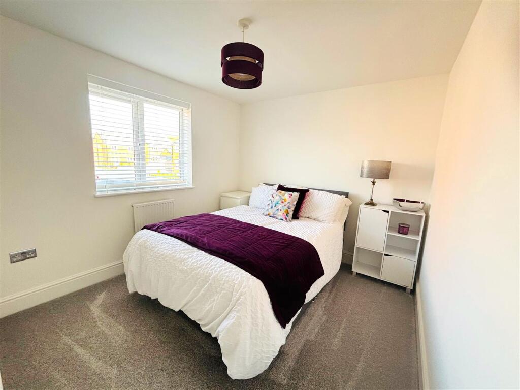 Bed 3.jpg