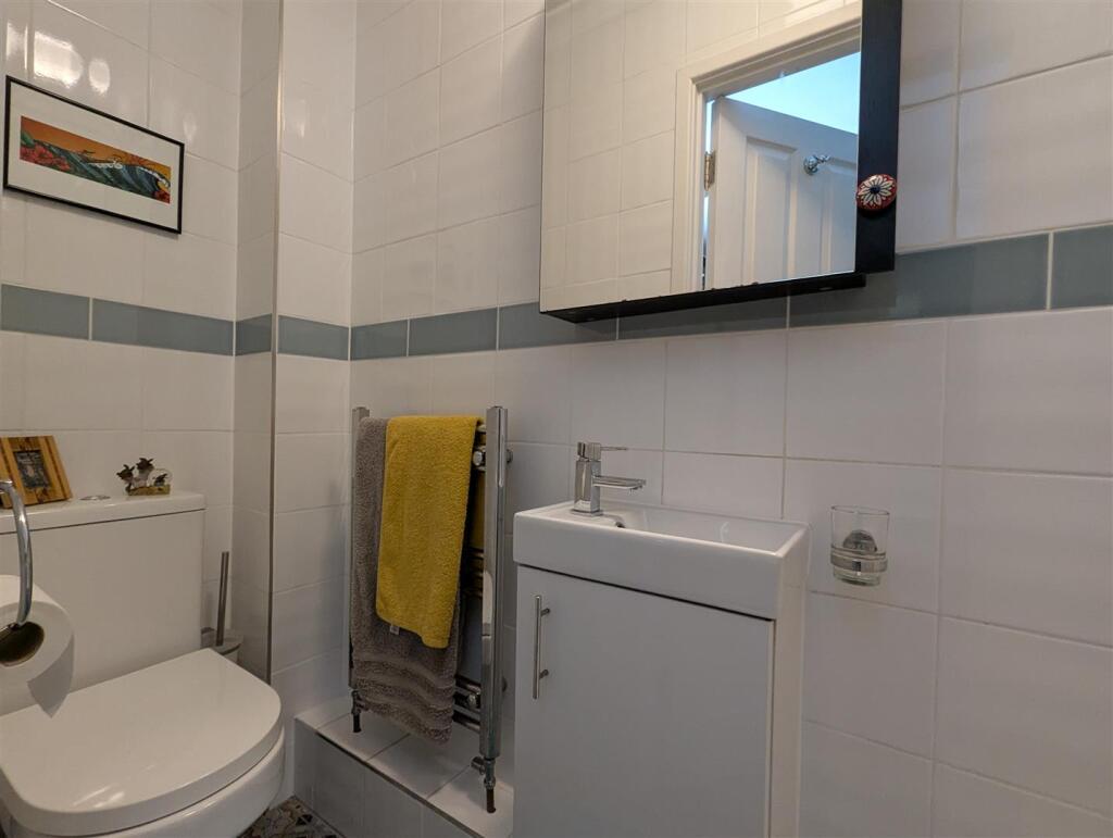 1 Oceanis Toilet