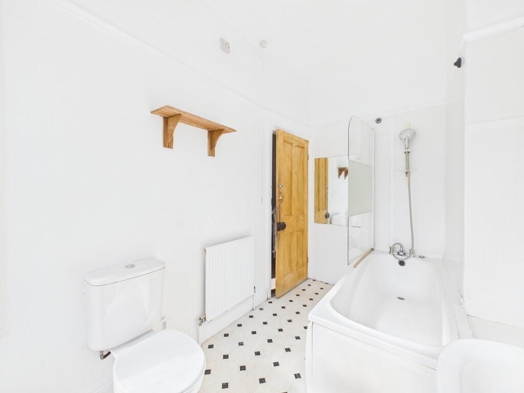 CAM03974G0-PR0204...