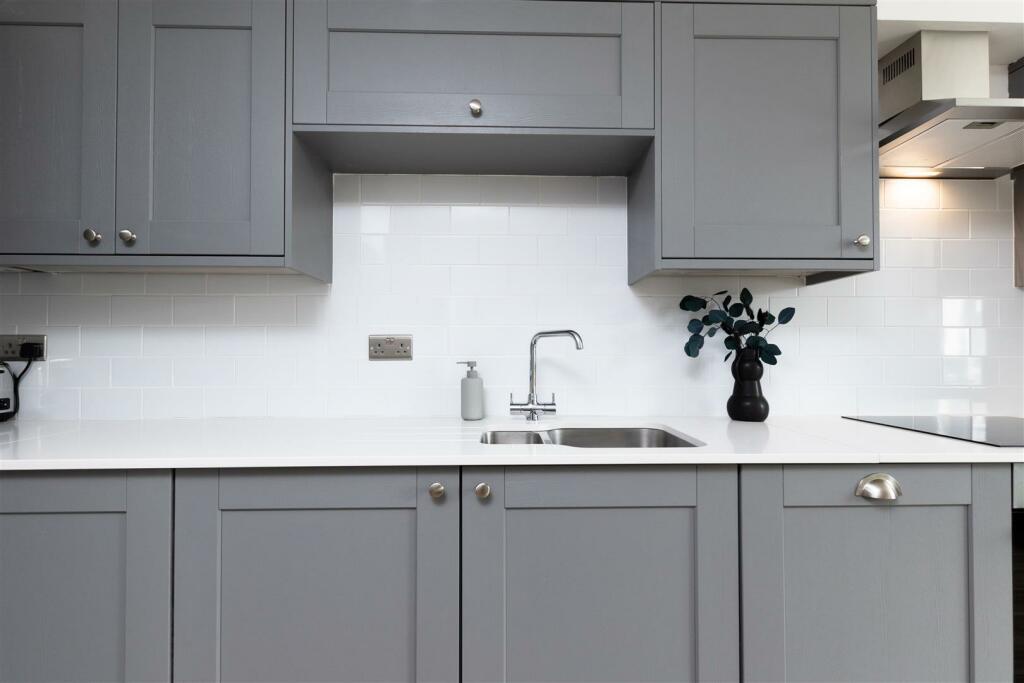 Main Kitchen 6.jpeg