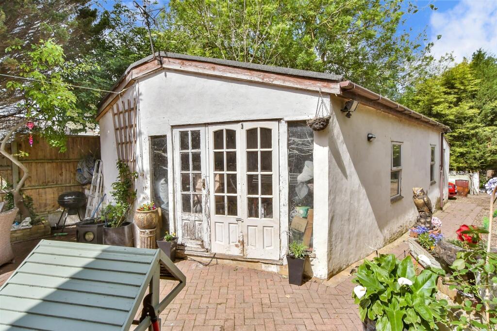 Workshop/Outbuildings