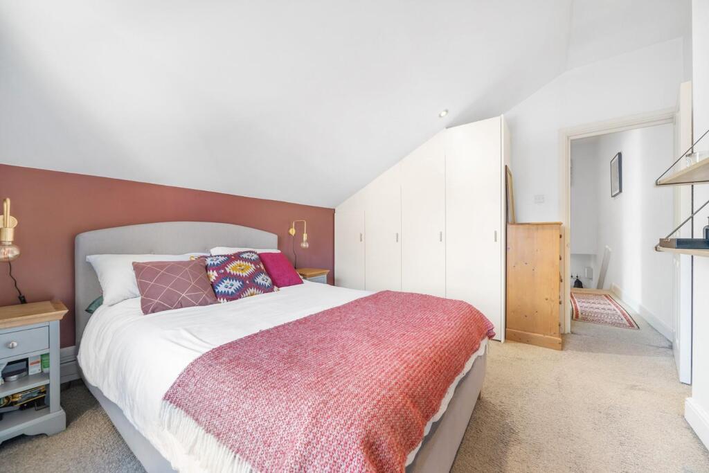 Bedroom (2).jpg