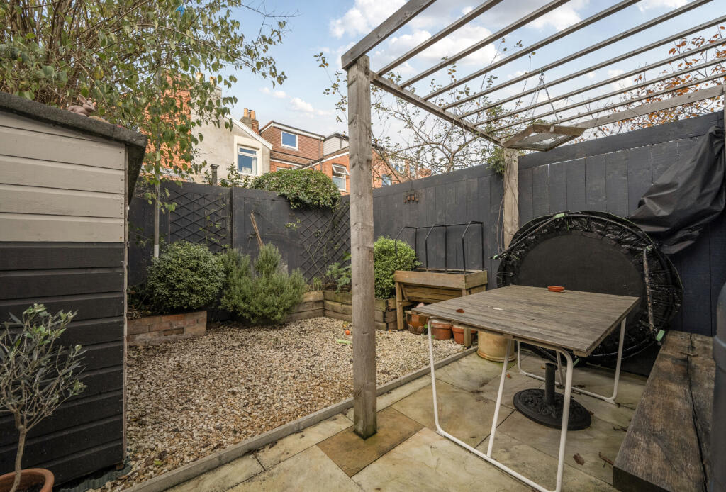 1382382-5-691c702...