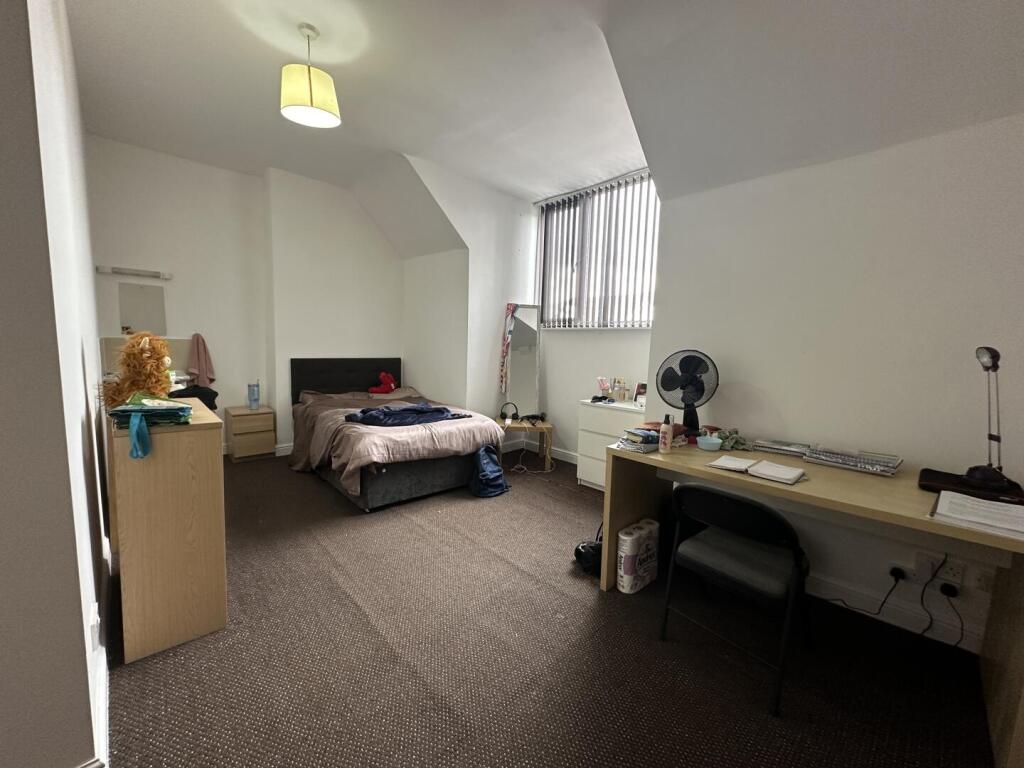 3ca.room6.JPG