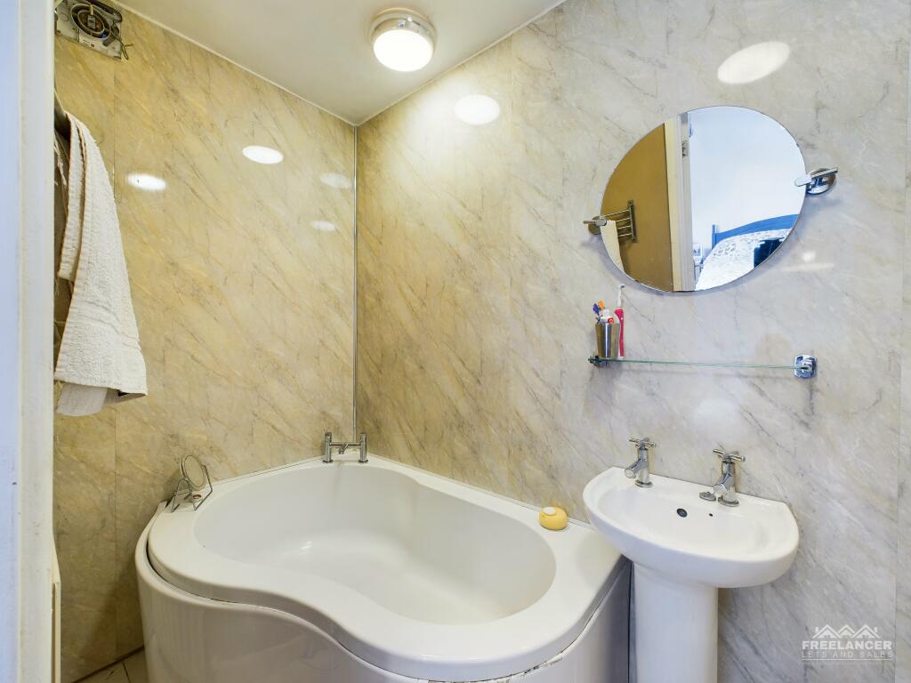 En-suite bathroom