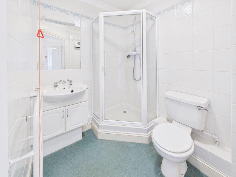SHOWER ROOM