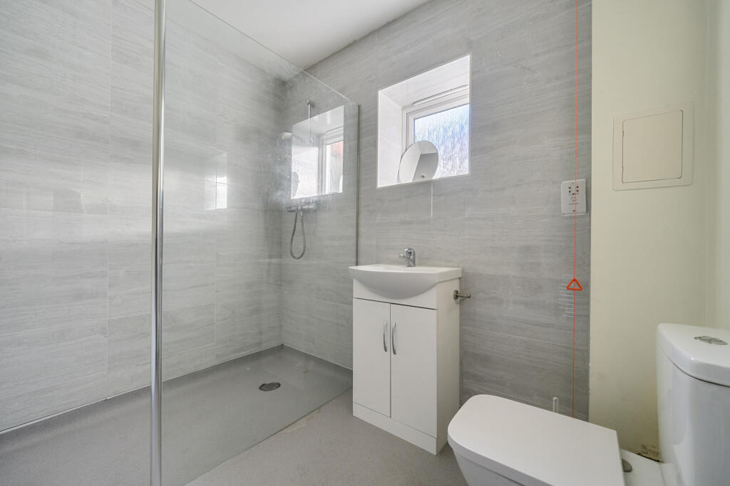 1385886-11-692ebe...