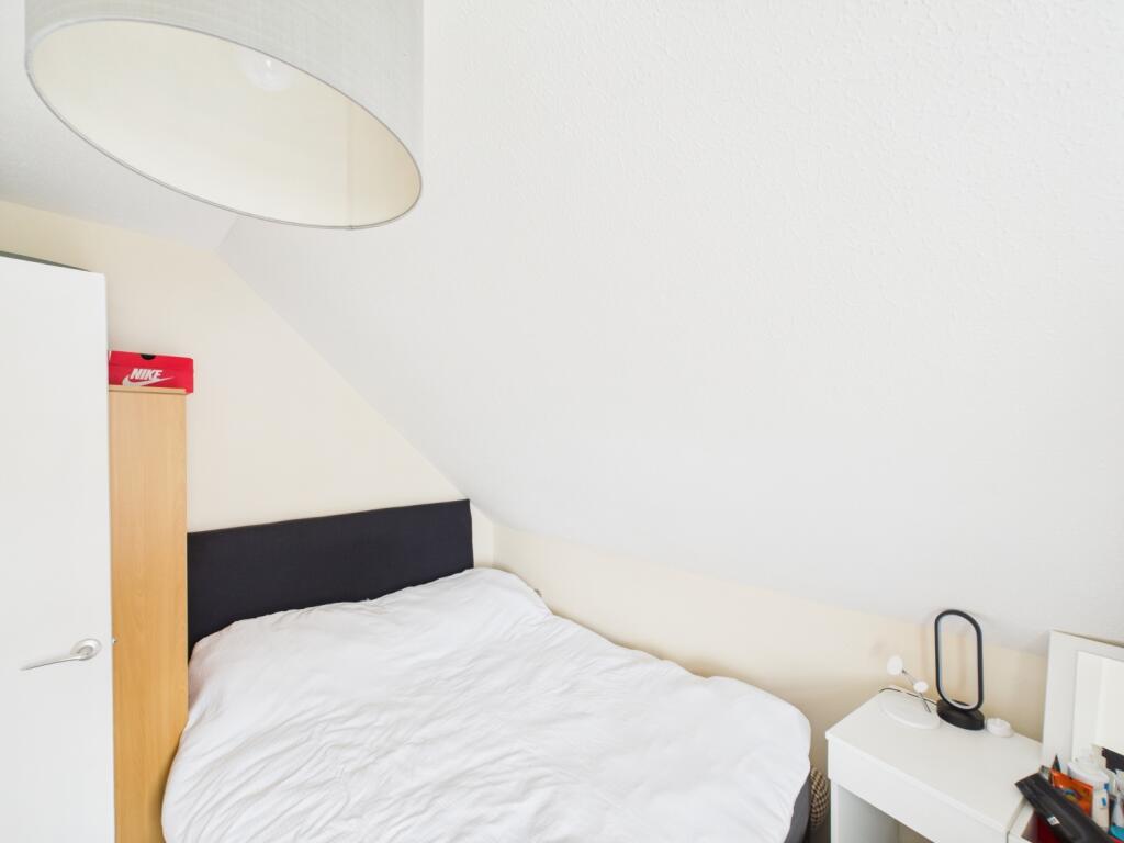 CAM01721G0-PR0097-STILL007