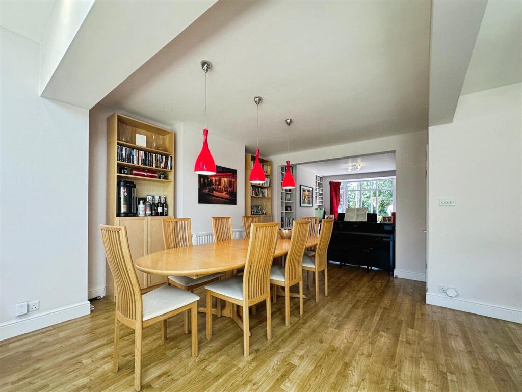 2d8c2b0e--44CA-856F-F927AE6CBABC-36581-00002987290