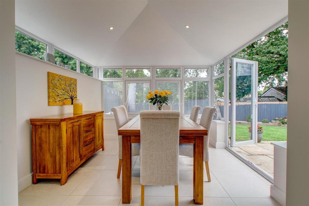 Blacktown Gardens, Marshfield, HernCrabtree (36).j