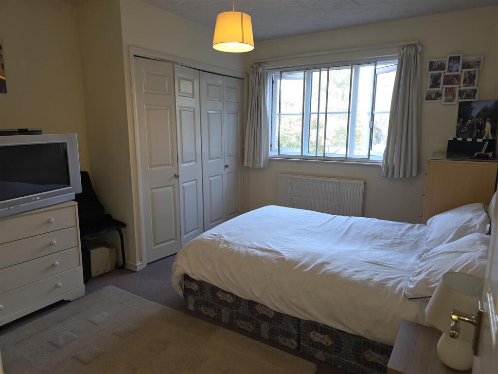 Knowles Court, 24 Gayton Road