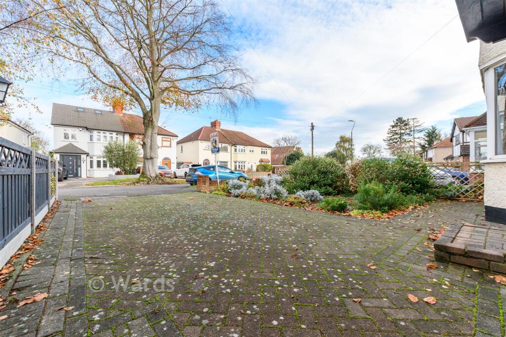 Driveway/Parking