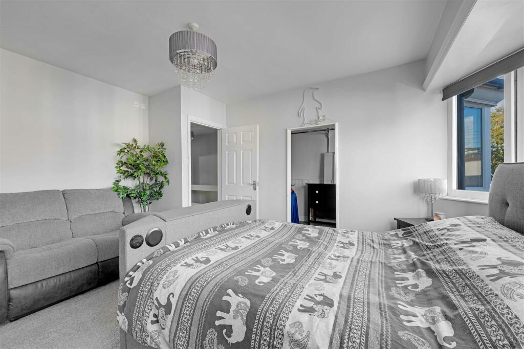 Bedroom One 2.jpg