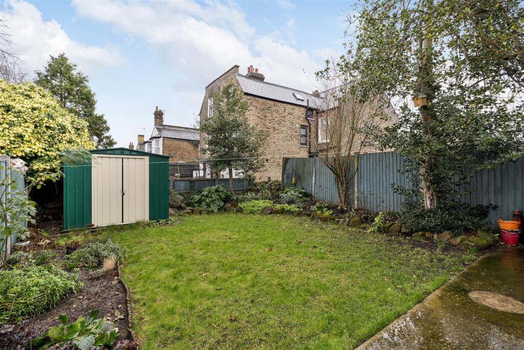 17, Teesdale Road E11