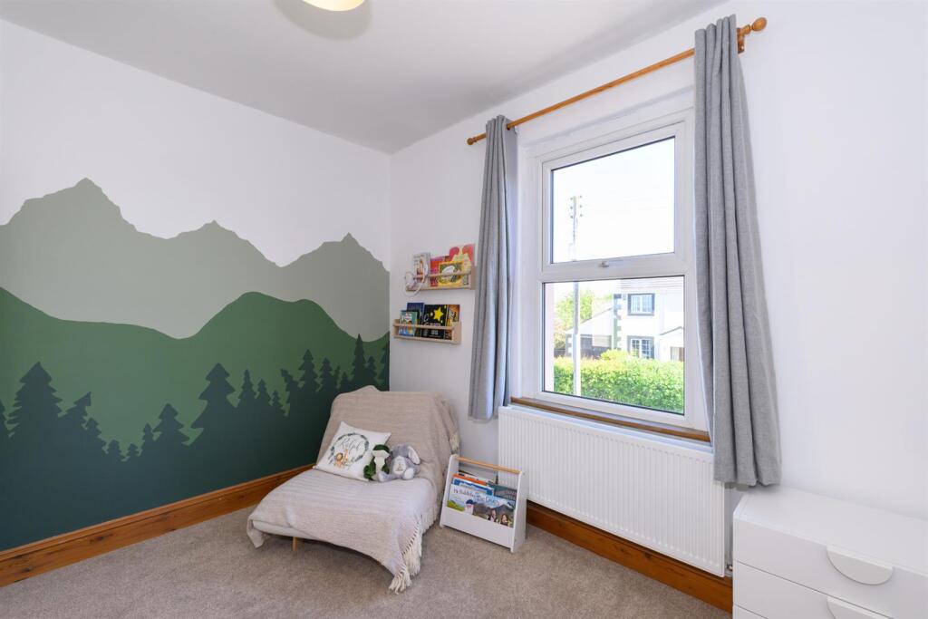 BEDROOM 2