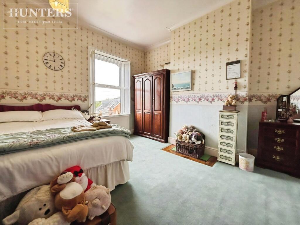 pbox-bedroom-341358.jpg
