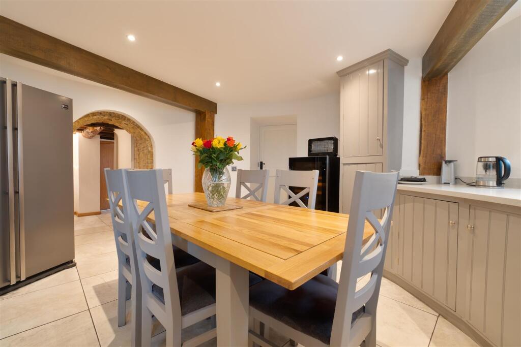 Kitchen - Breakfast Room..jpg