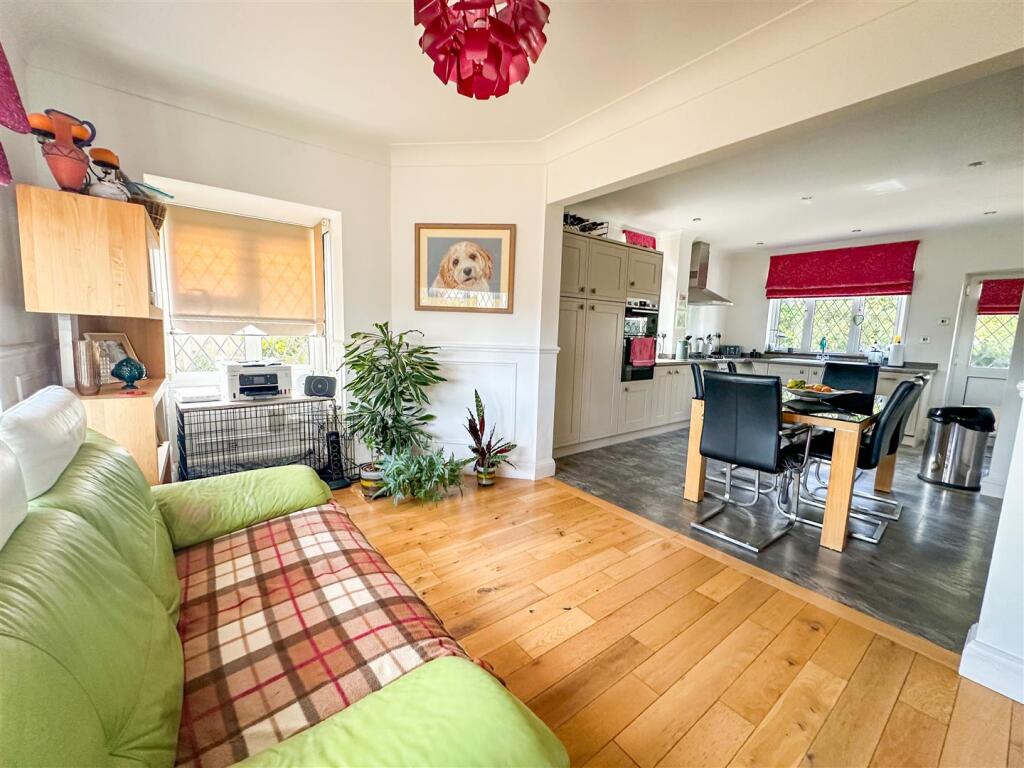 FAMILY ROOM AREA VIEW