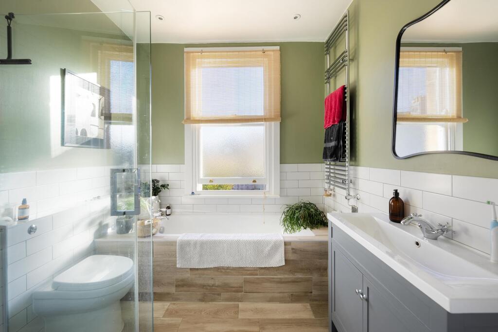 Bathroom ()