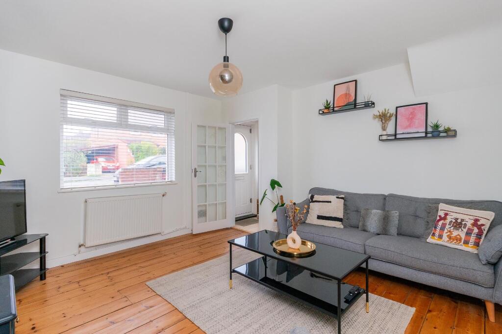 3B8RBR - Living Room D.jpg