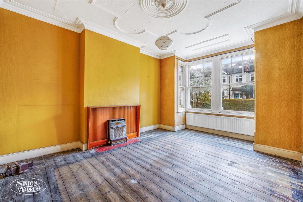 60 Haslemere Avenue-3.jpg