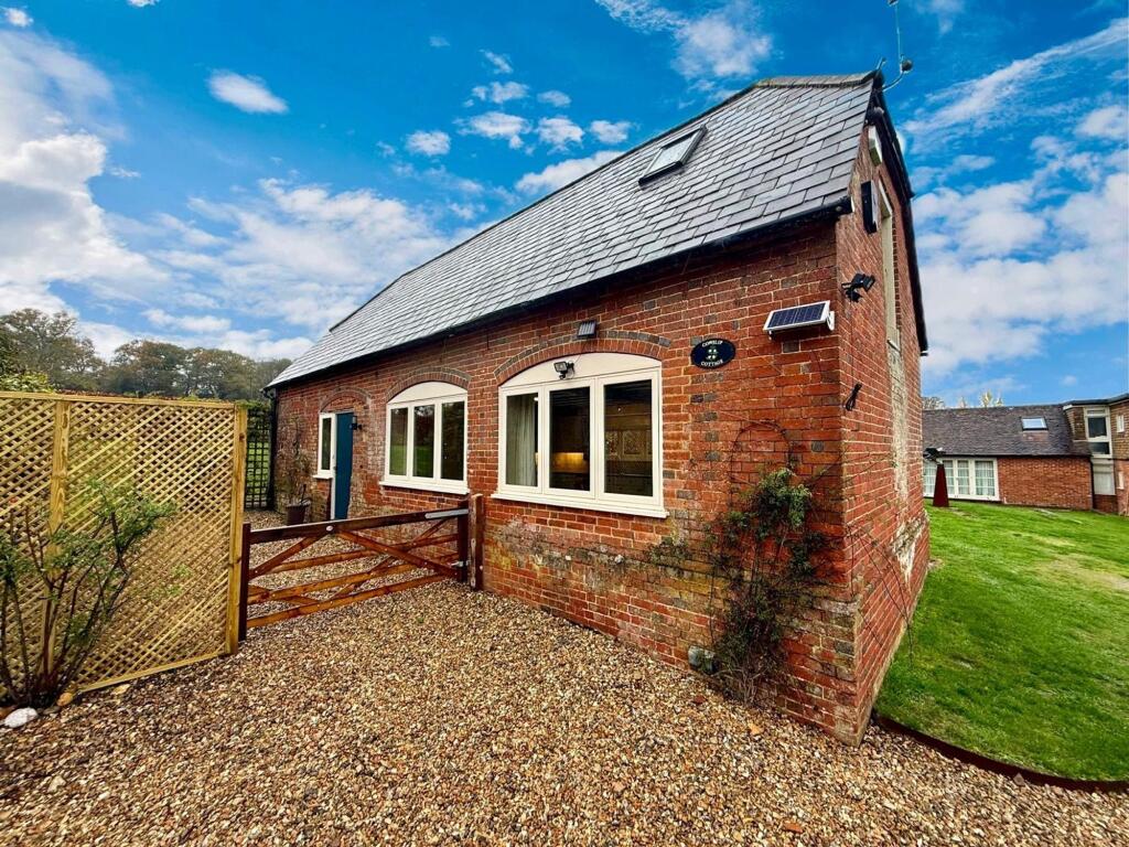 South End, Damerham, SP6