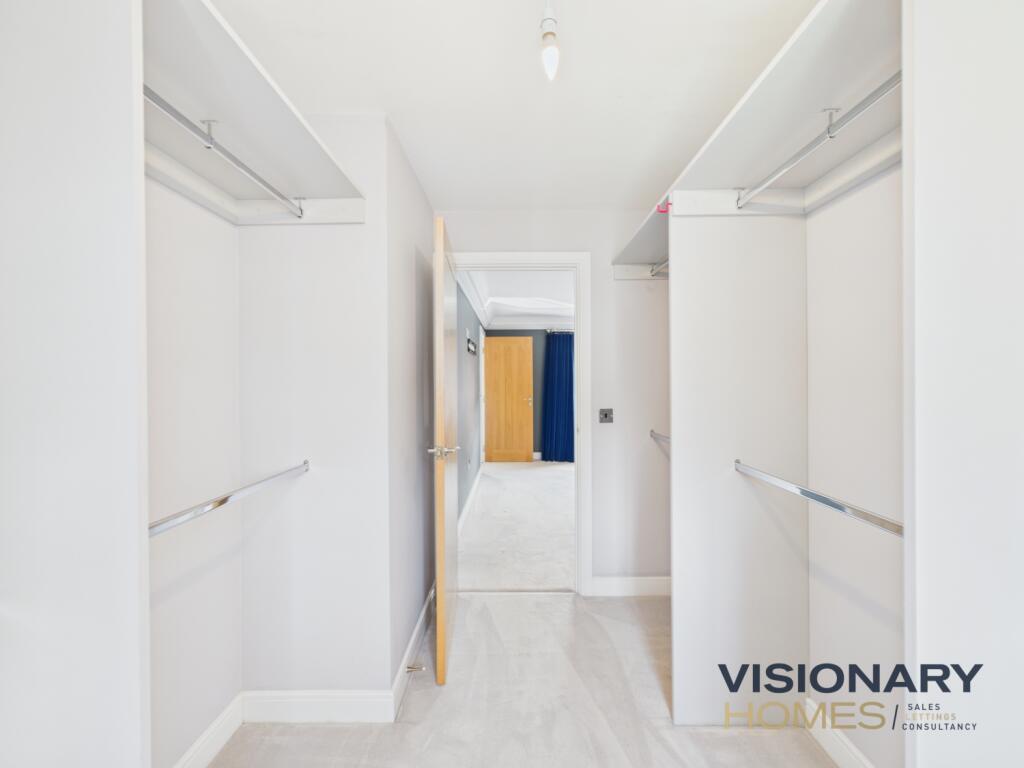 CAM03522G0-PR0217-STILL019