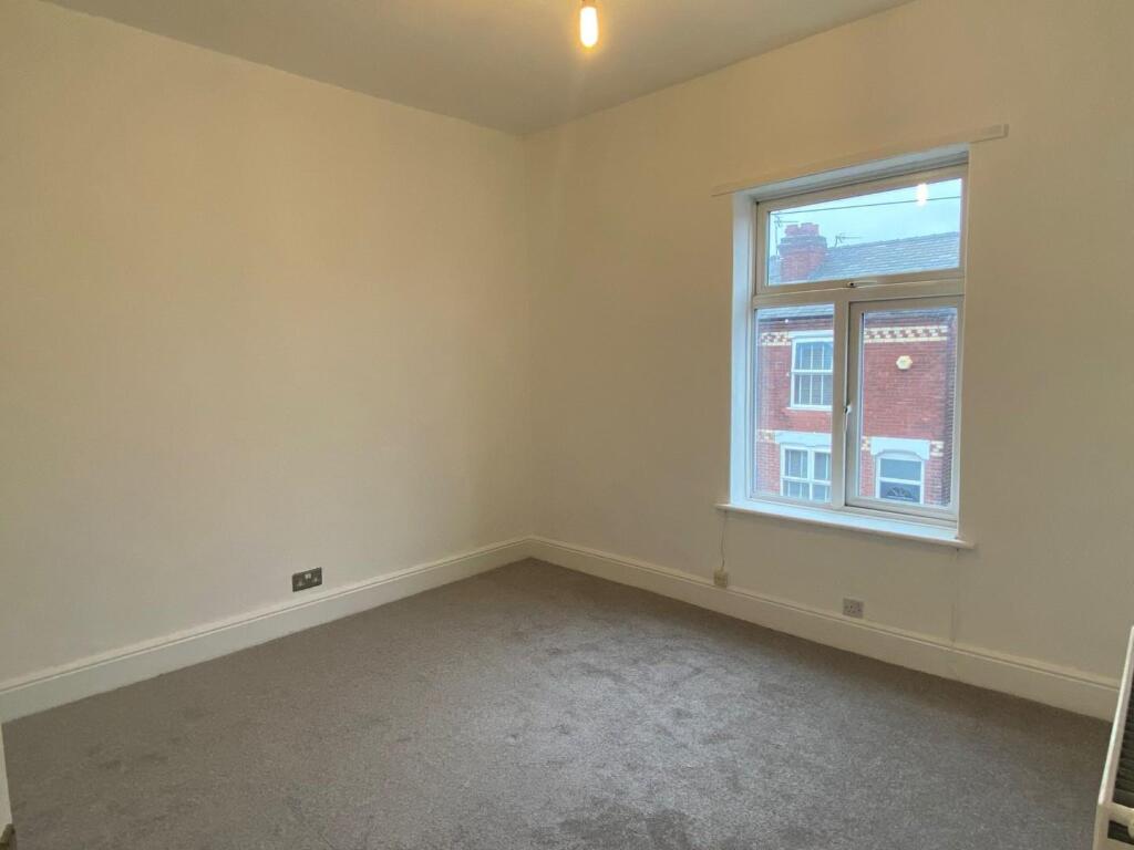 Bedroom 1.jpg