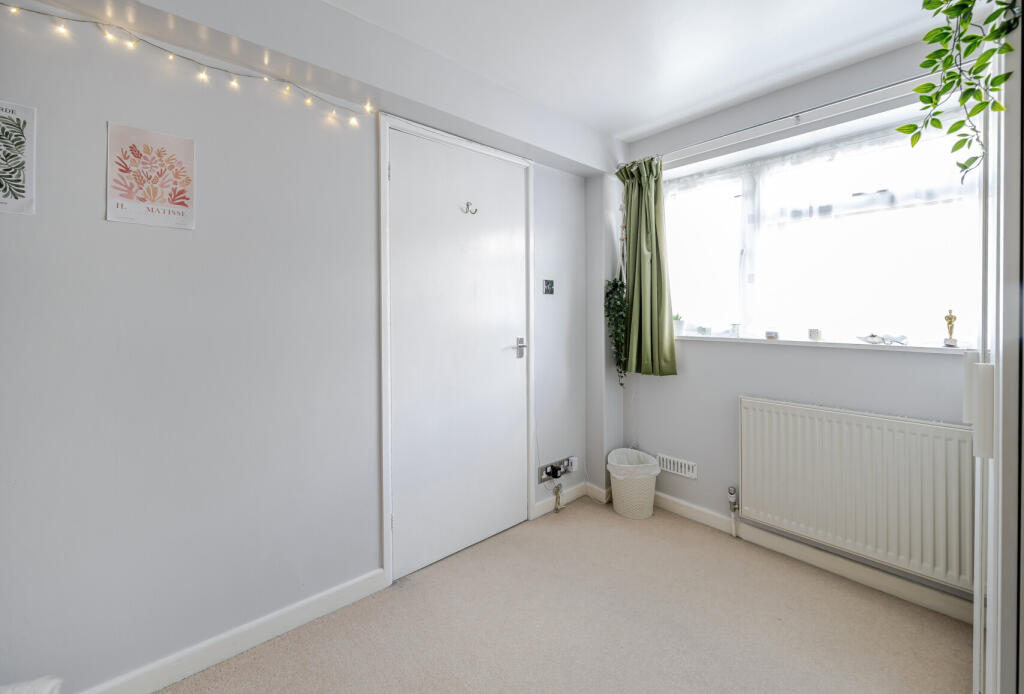 1300183-18-683d6c...