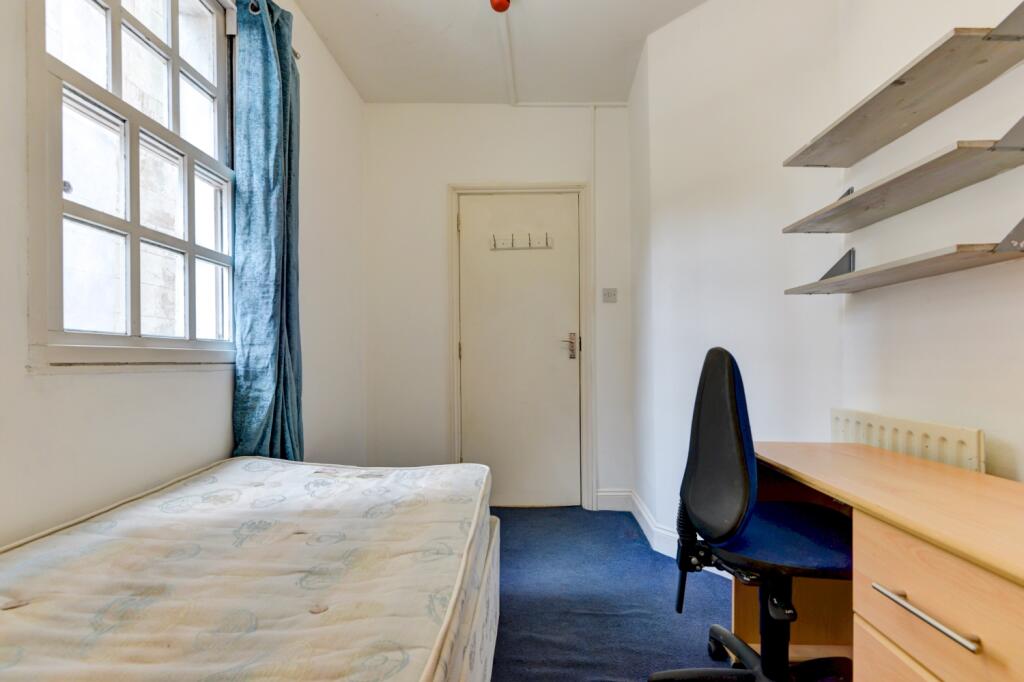 19 Ditchling Road Bedroom 7 (2)