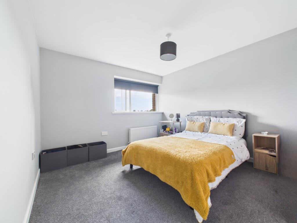 CAM02195G0-PR0089-STILL009