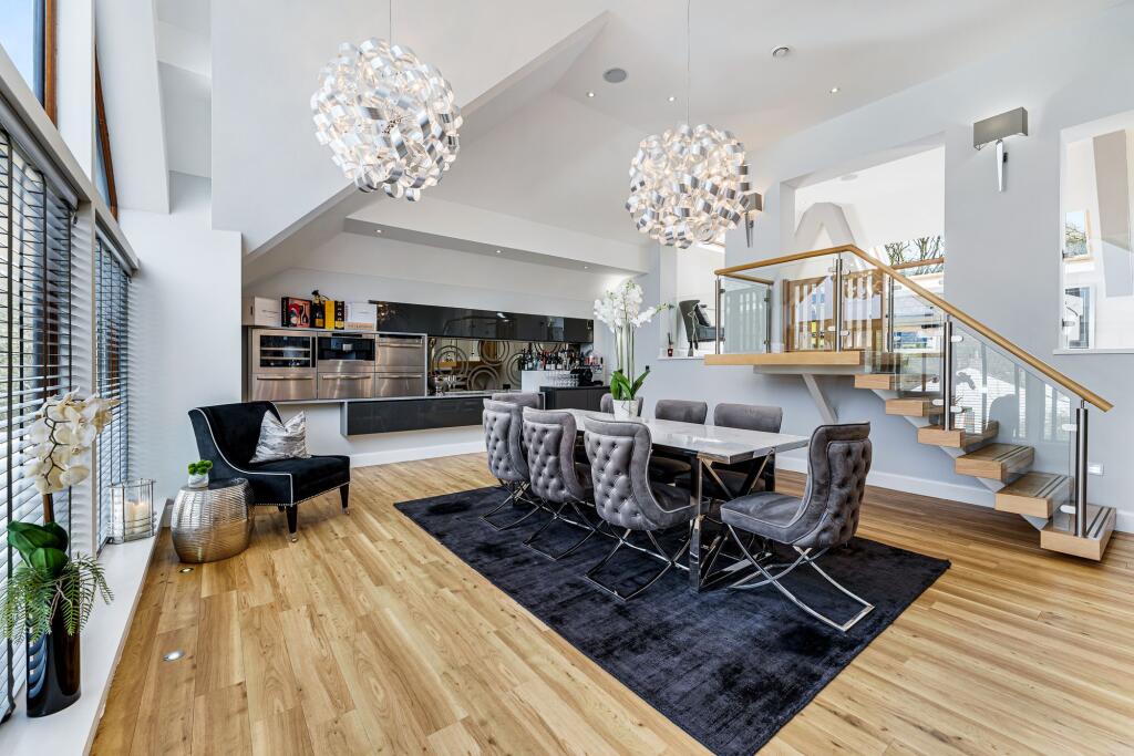 Bar/Dining Room