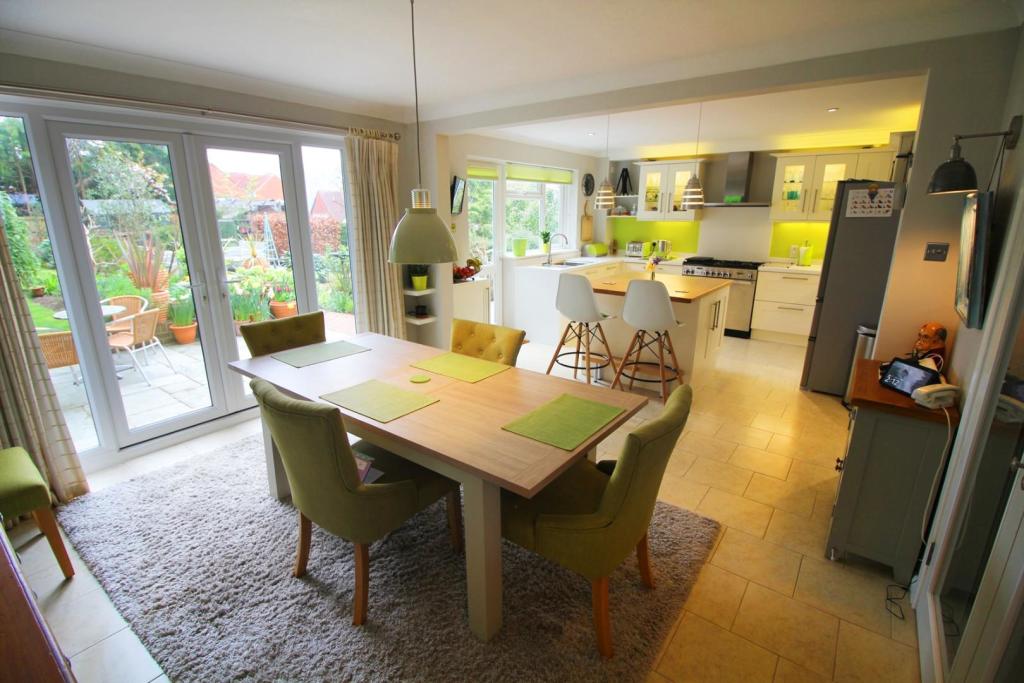 10 the close KitchenDinerA (002).jpg