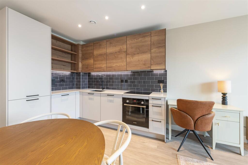 Apt. 311 Glasswater Locks_9820.jpg
