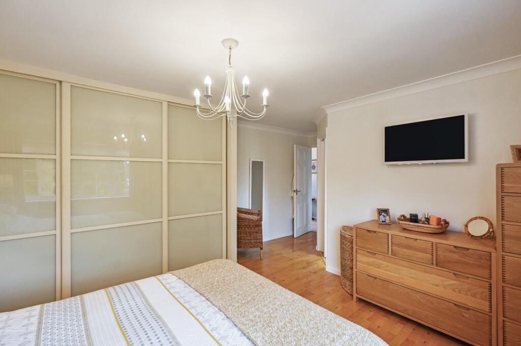 4 Church Close Ph89.jpg