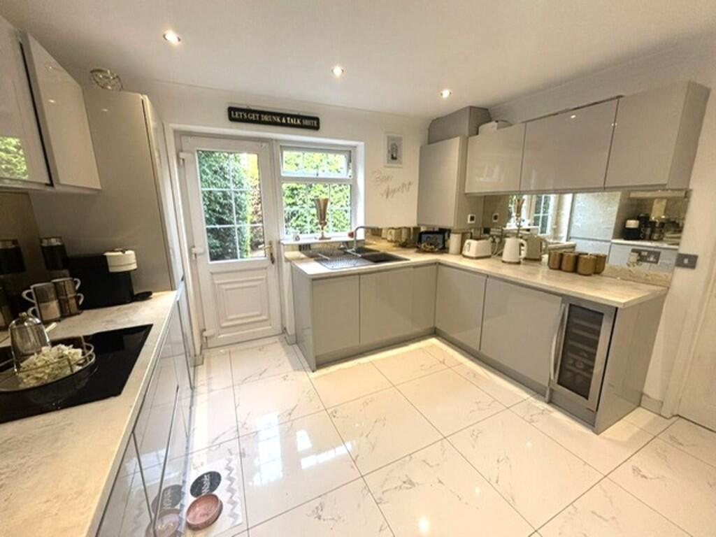 Extra Kitchen Pho...